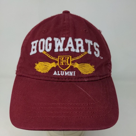 Harry Potter Men's Slideback Hat Red OSFM 14+ Embroidered Hogwarts Alumni Logo - Picture 2 of 8